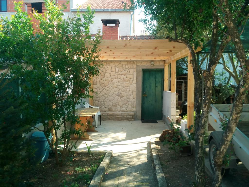 Apartmani Kapitanovic Biograd Na Moru Exterior foto