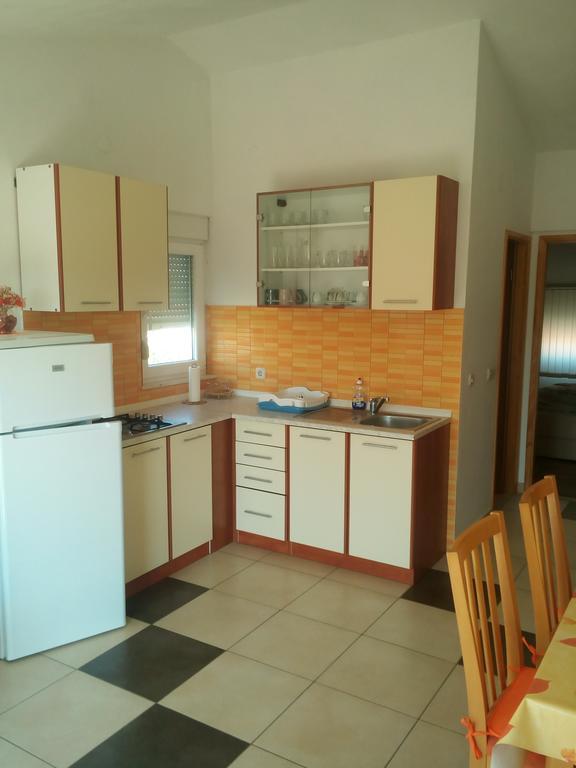 Apartmani Kapitanovic Biograd Na Moru Exterior foto