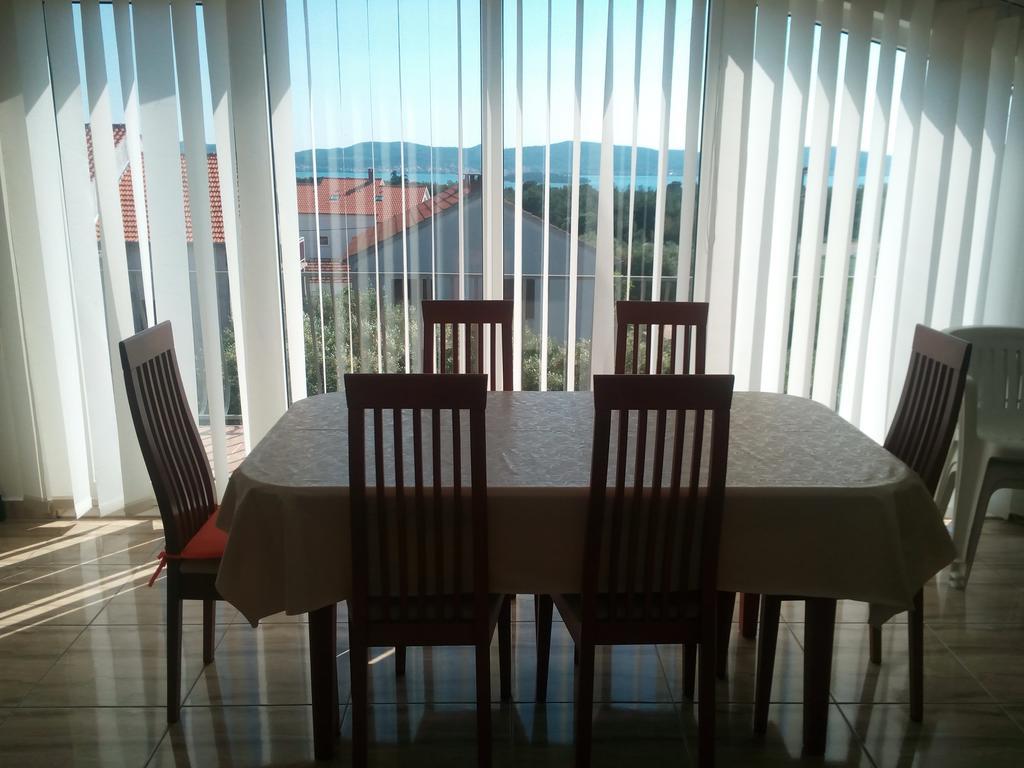 Apartmani Kapitanovic Biograd Na Moru Exterior foto