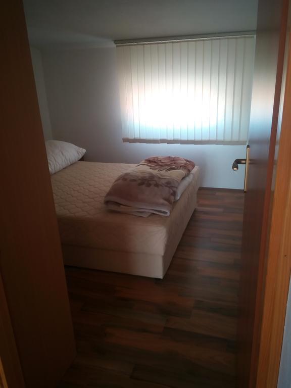 Apartmani Kapitanovic Biograd Na Moru Exterior foto
