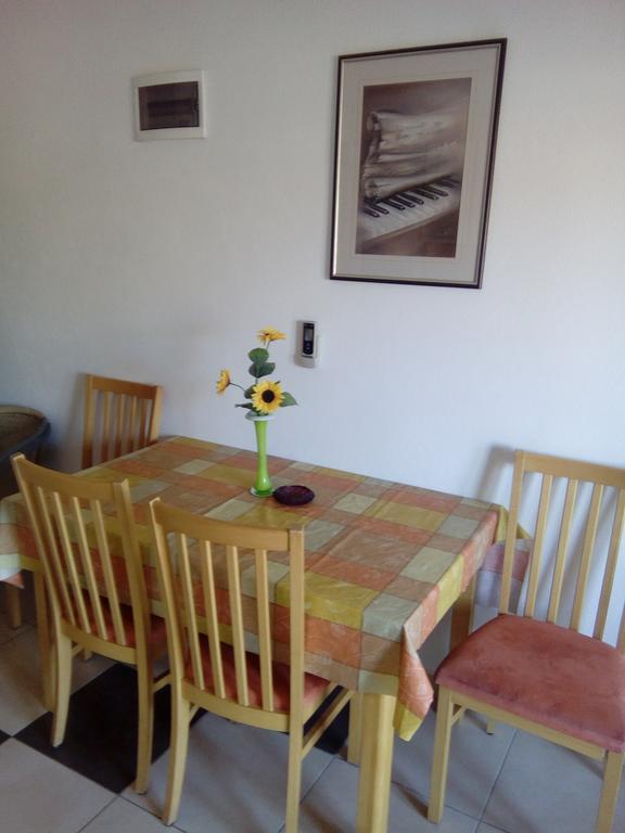 Apartmani Kapitanovic Biograd Na Moru Exterior foto